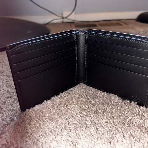 Gucci wallet - Picture 2 of 4